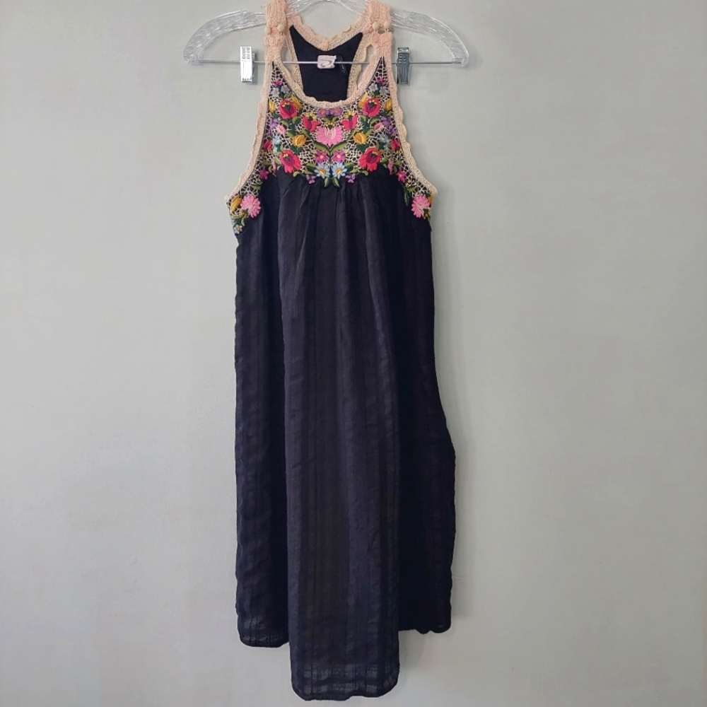 Anthropologie Akemi + Kin dress Small black knee length floral top